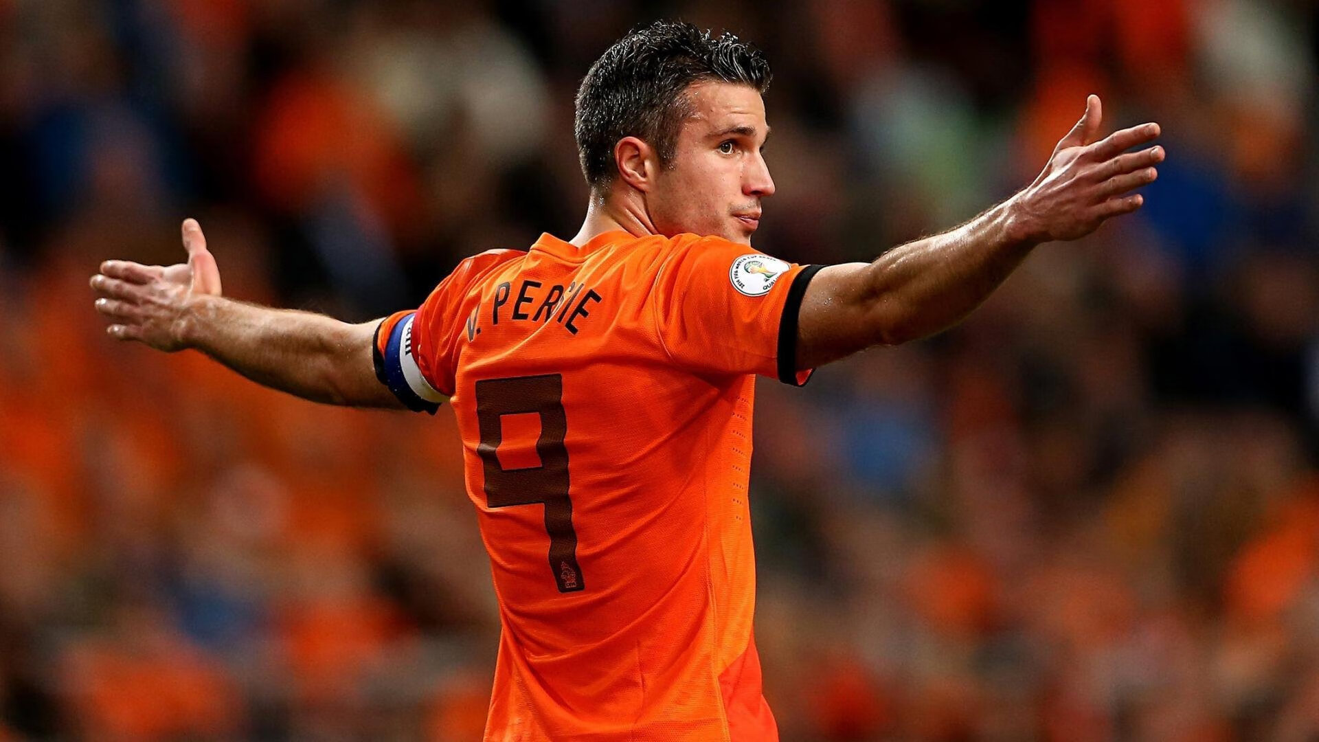 爱游戏大厅-伯恩利中场组织力强，克拉文公园再现辉煌，克恩里伯斯